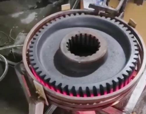 200KW中頻淬火設備對400齒輪淬火調試