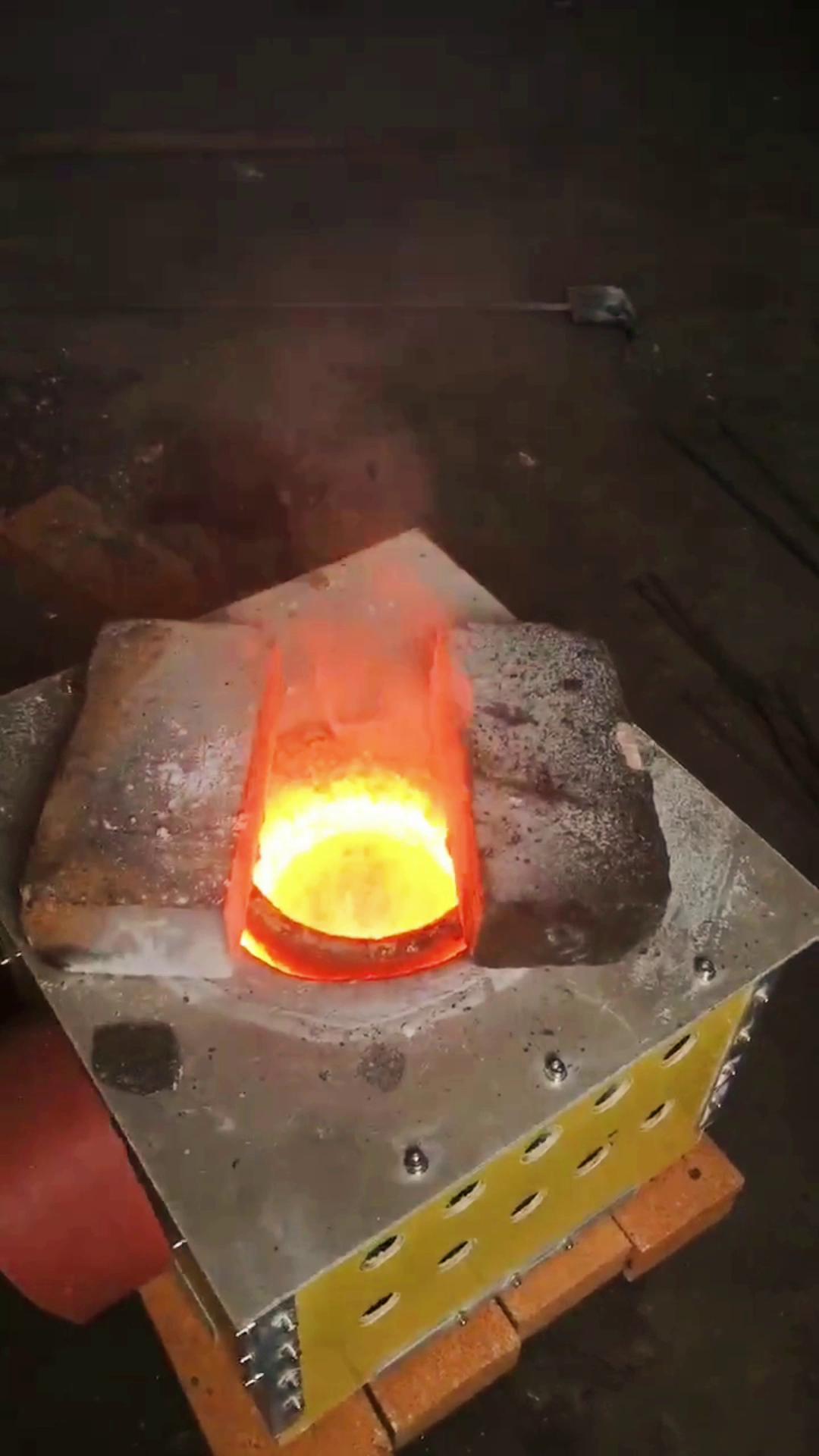 中頻熔煉爐 可定制5-350kg熔煉量 適合金銀銅鐵鋁合金熔煉