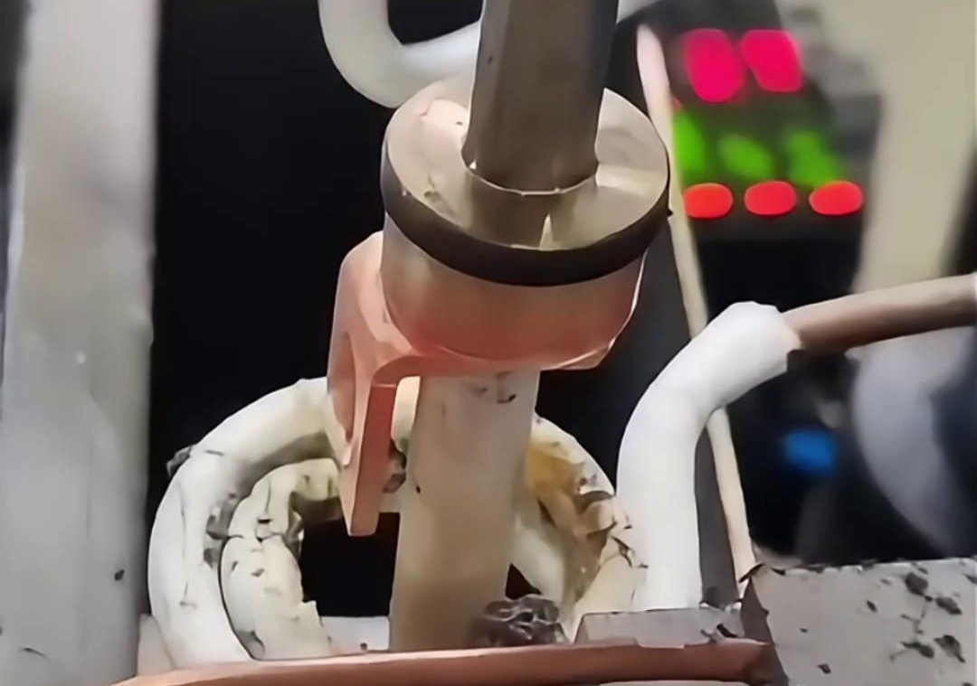 保險絲座的焊接批量生產用自動化高頻釬焊機