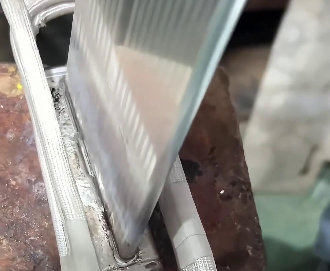 關于散熱片鋁合金高頻焊接技術的詳細解析