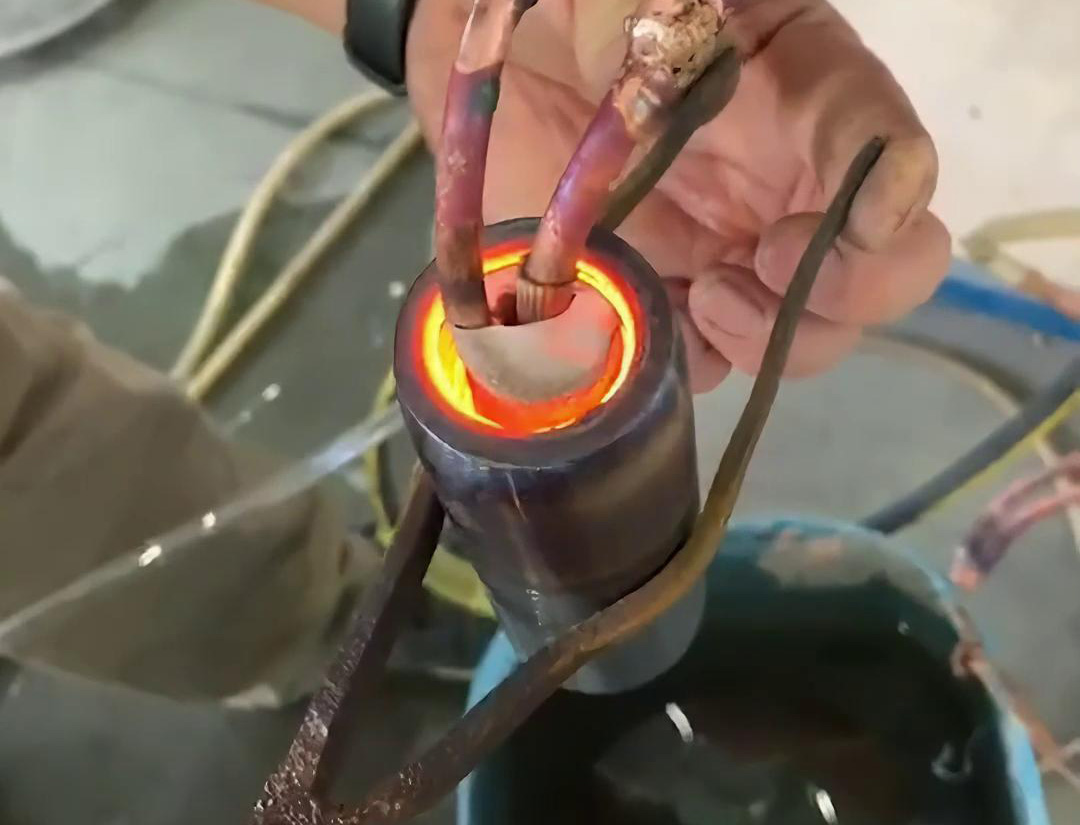 高頻加熱機確實是一種適用于內孔熱處理的理想設備