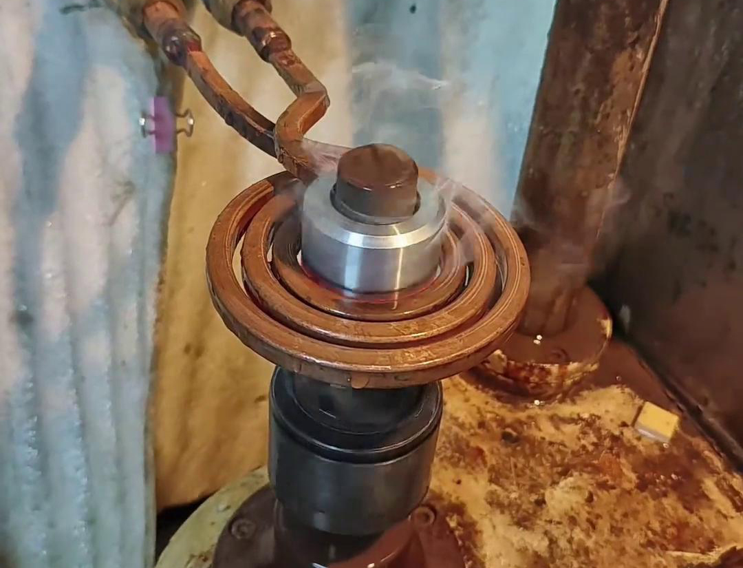 高頻淬火機(jī)床對滾輪的淬火熱處理