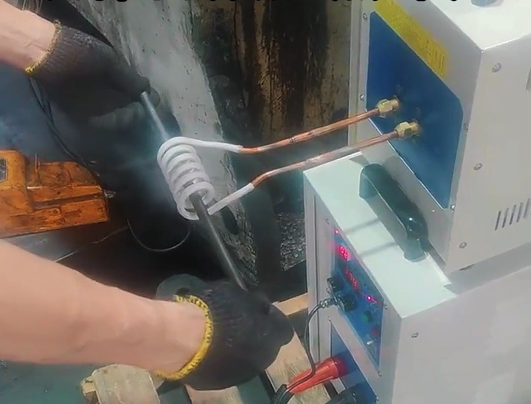 一種結合高頻感應加熱與沖壓成型的高效金屬加工技術