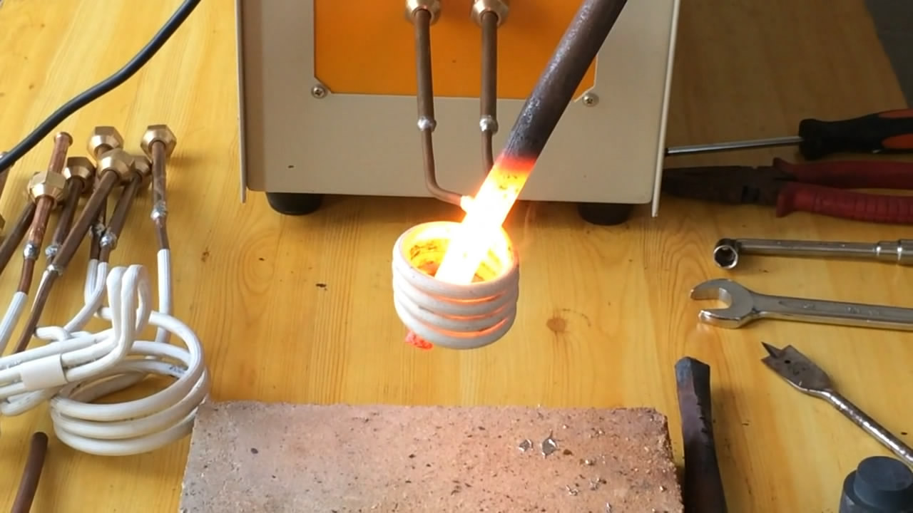 高頻加熱機(jī)對鋸片齒牙加熱淬火處理