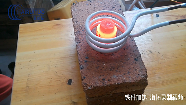可維護性好的感應加熱電源應具有以下特點。