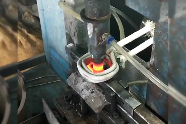 什么是中高頻感應加熱機，中高頻感應加熱機的特點是什么？